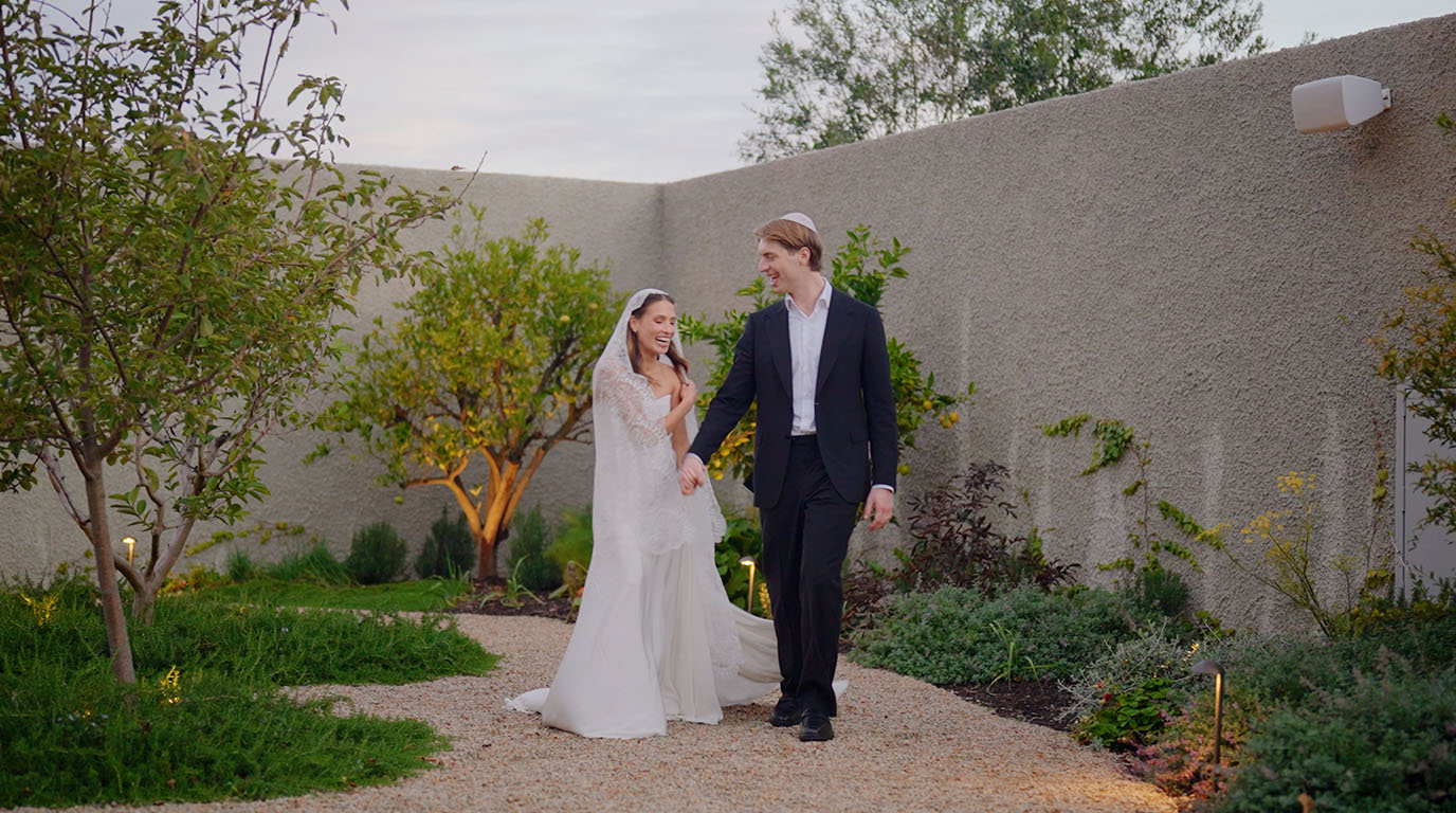 Couple at Sunnyside Estate on the Mornington Peninsula