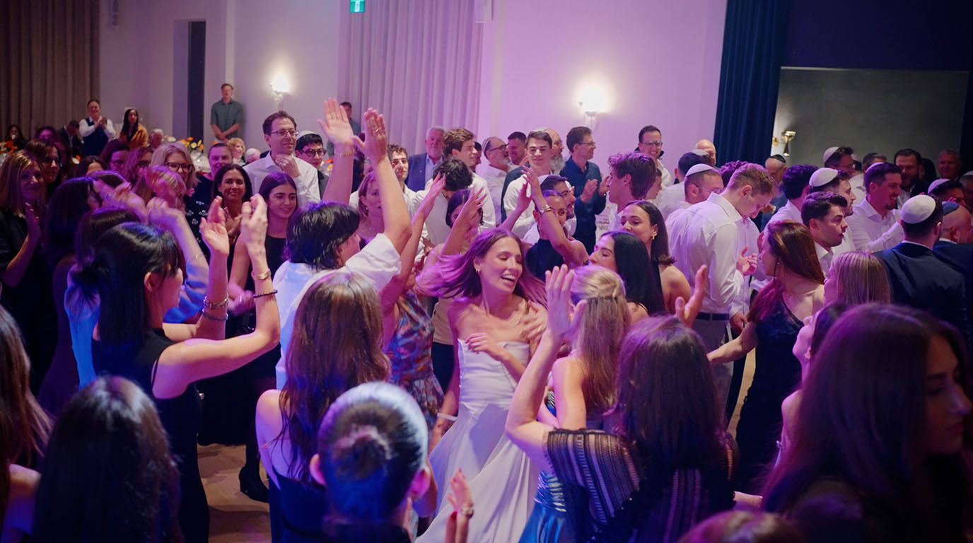 Wedding reception at Sunnyside Estate above the bay